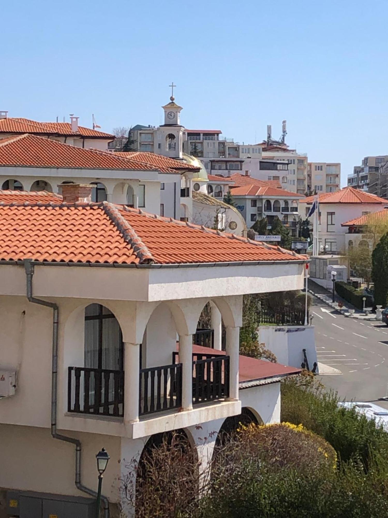 2 Bedroom Apartment Sveti Vlas With 2 Balconies And Sea Views Eksteriør billede