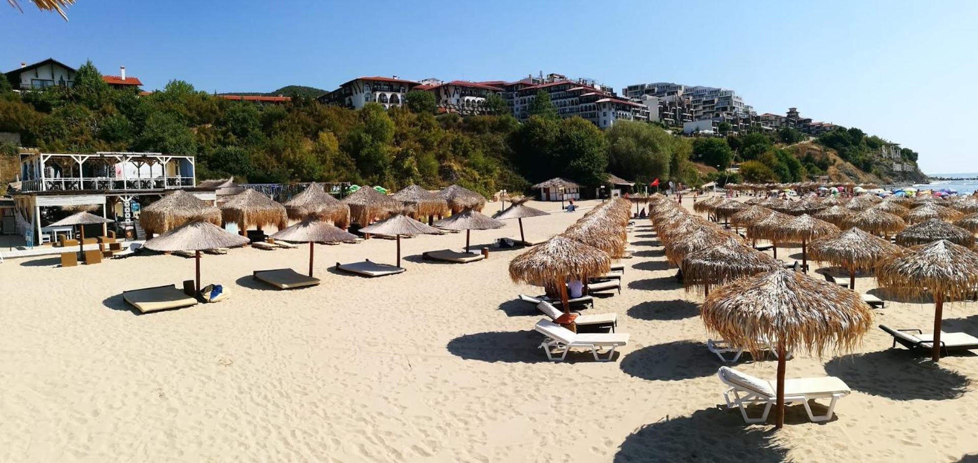 2 Bedroom Apartment Sveti Vlas With 2 Balconies And Sea Views Eksteriør billede