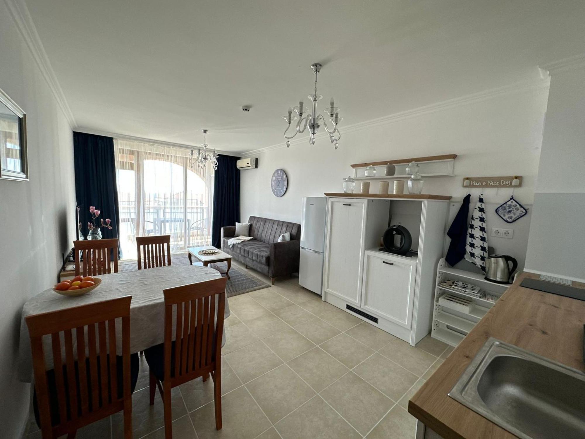 2 Bedroom Apartment Sveti Vlas With 2 Balconies And Sea Views Eksteriør billede